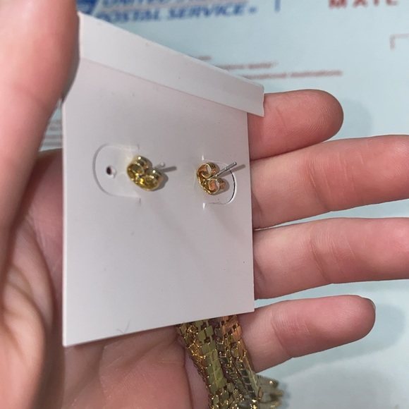 🍂NWT adorable jeweled dangling earrings! - Picture 4 of 5